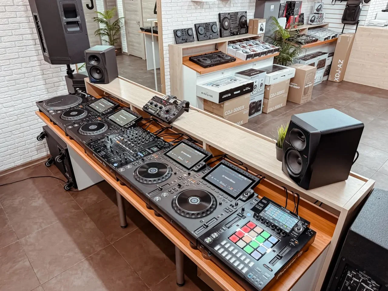 Базовый DJ курс DDJ-FLX4
