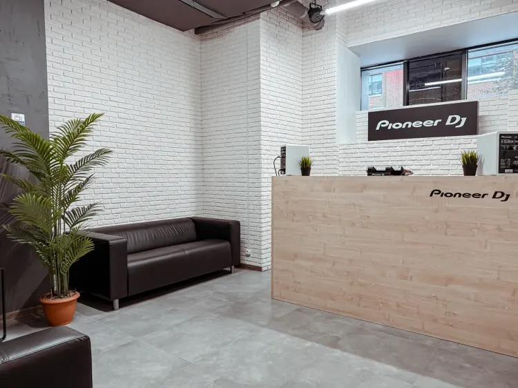 Студия Pioneer DJ School - фото 1
