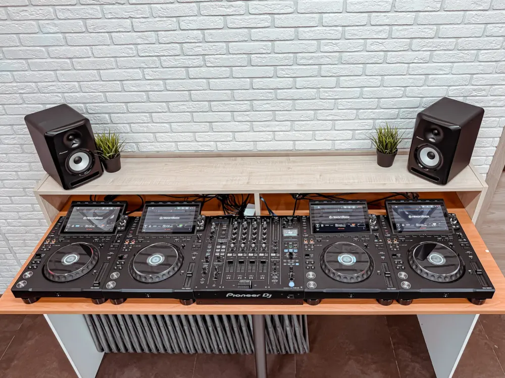Тренинг-зал Pioneer DJ School - фото 2
