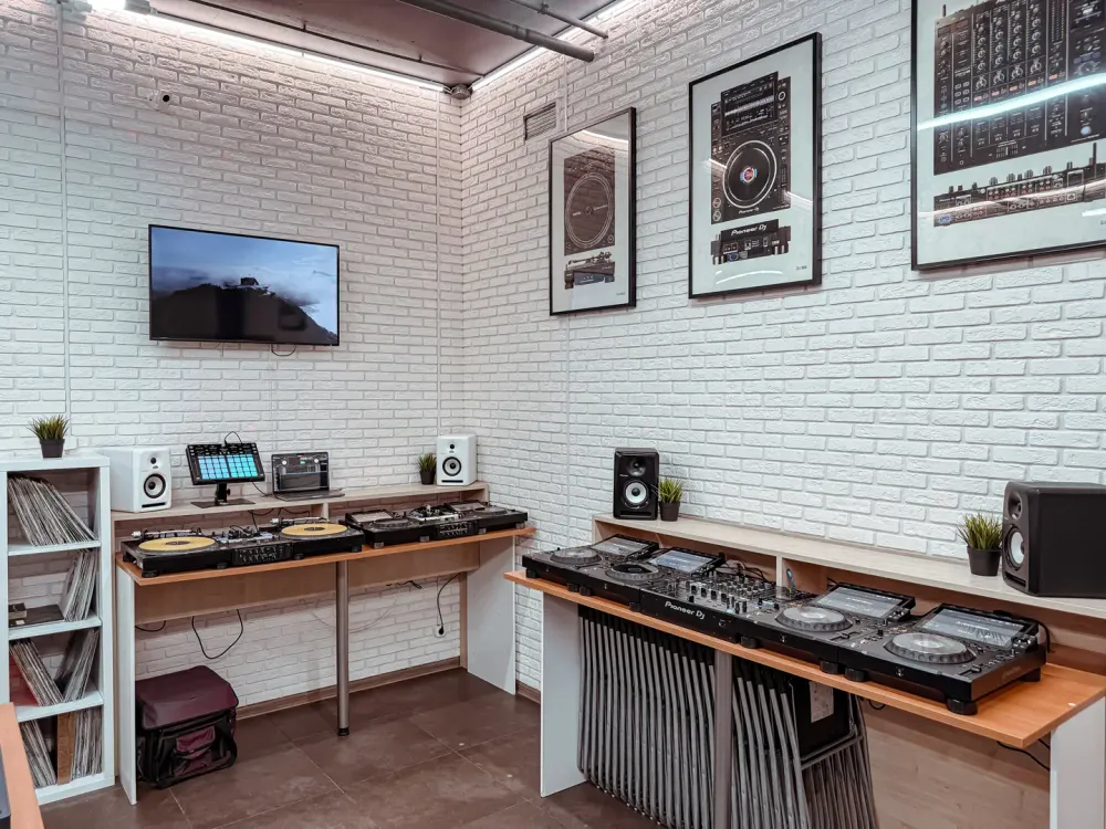 Тренинг-зал Pioneer DJ School - фото 3