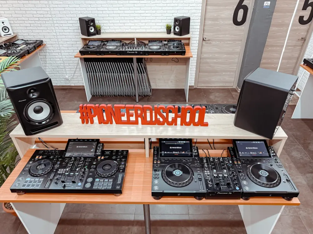 Тренинг-зал Pioneer DJ School - фото 6