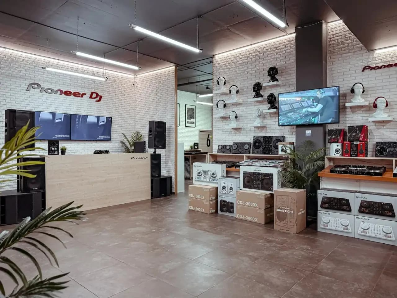 Зал Pioneer DJ School в Москве